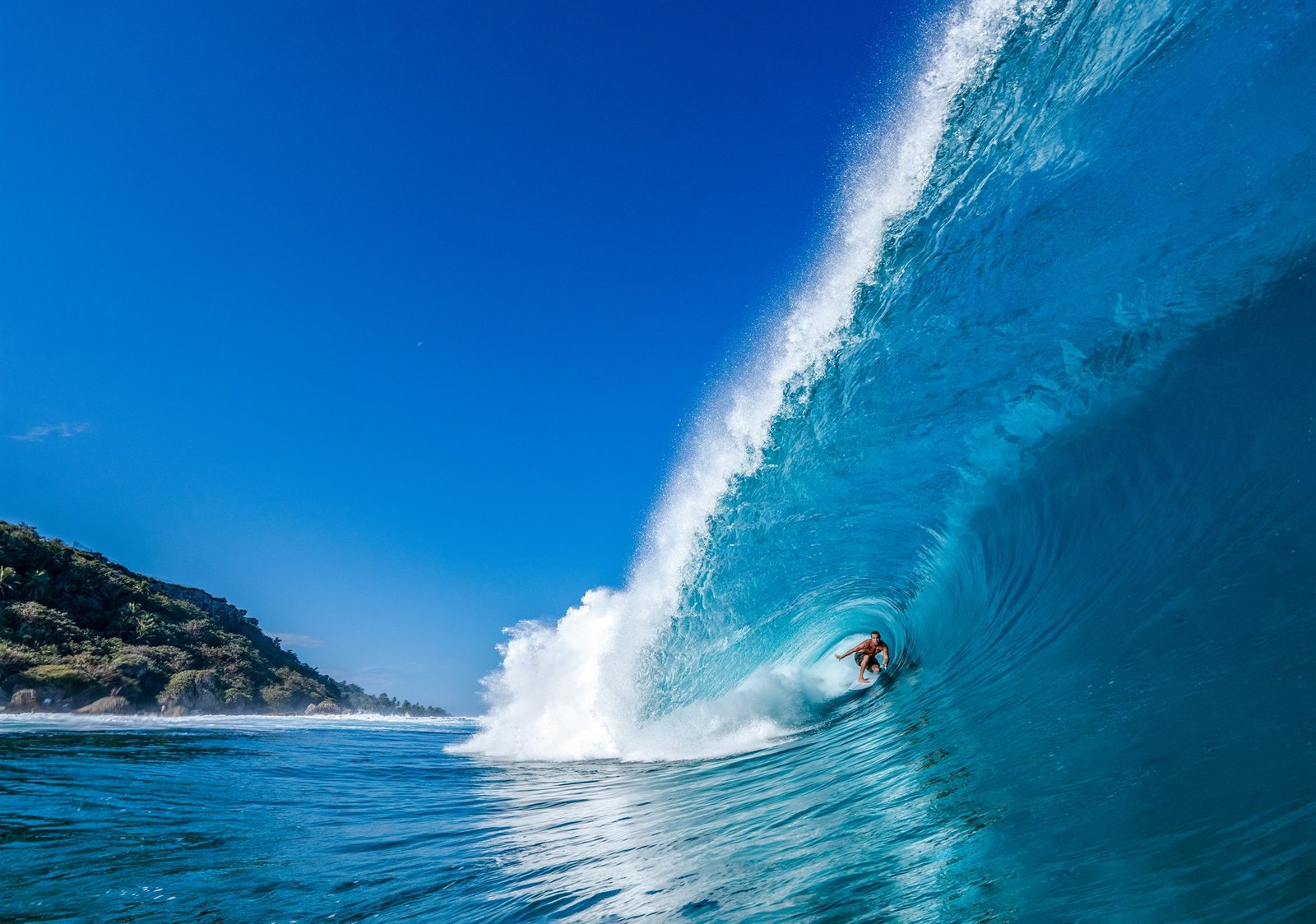 BRIAN TOTH TUBAZO surfing photo